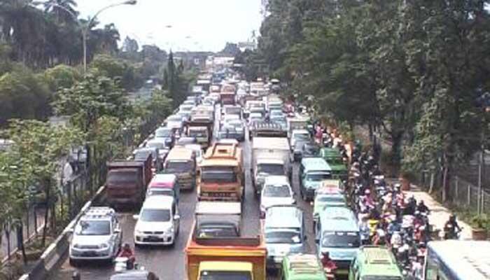 10 kota di indonesia paling padat penduduknya
