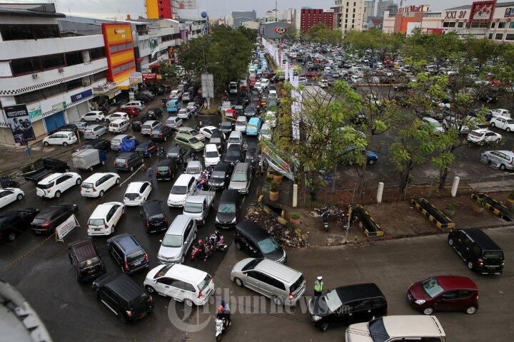 10 kota di indonesia paling padat penduduknya
