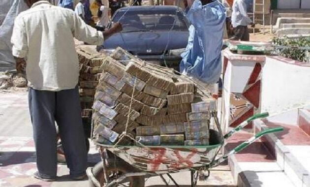 Mengenang Foto Foto Uang Dolar Zimbabwe Yang Menggambarkan Saking 