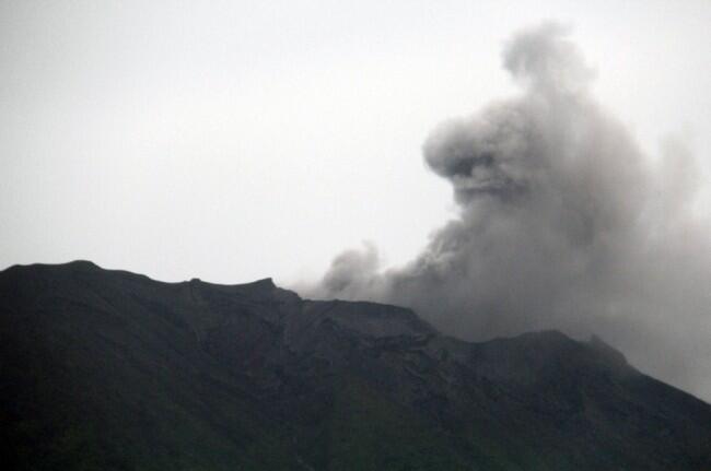 Gunung Agung Erupsi, Warga Diminta Siaga