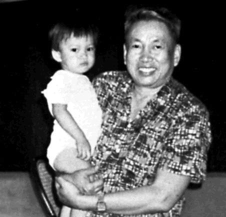 Gimana ya kalau Stalin, Mussolini, atau Osama Bin Laden punya anak? memang ada gan