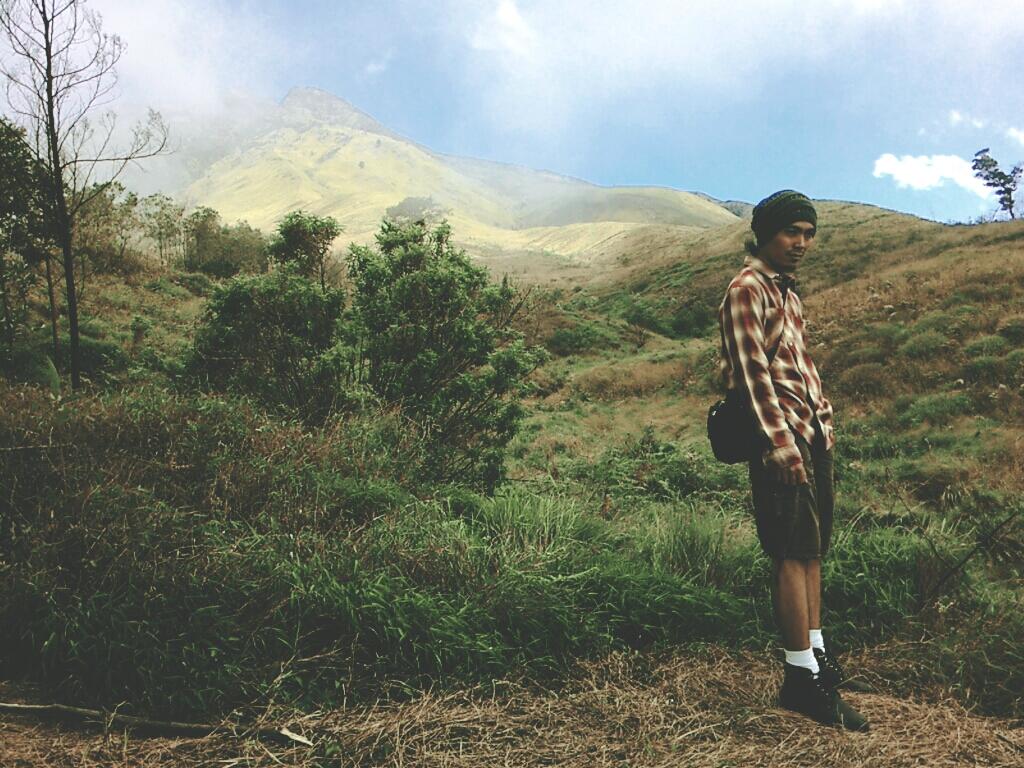 PENDAKIAN GUNUNG SUMBING VIA BOWONGSO ( KALA ITU BELUM TERJAMAH )