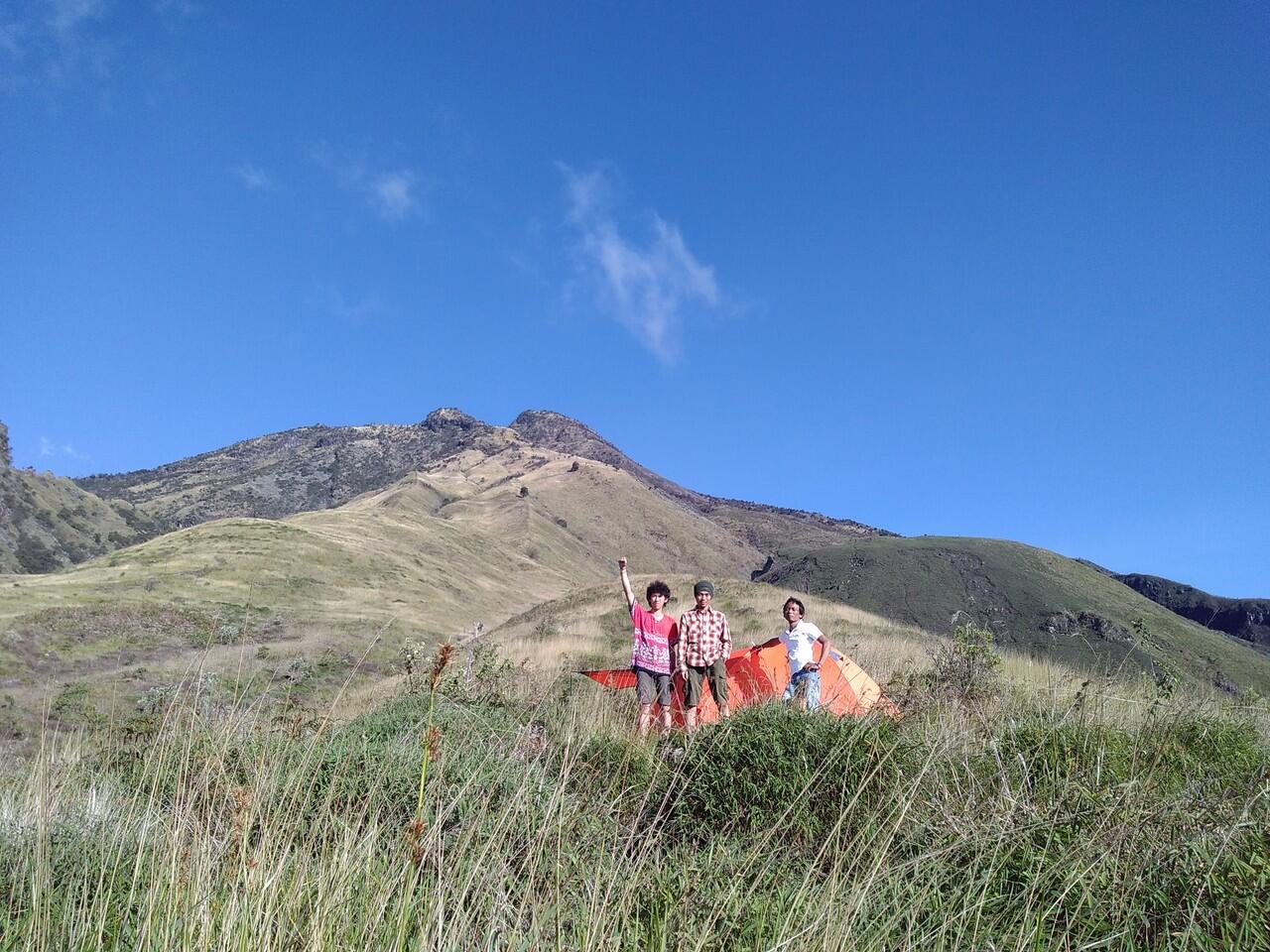 PENDAKIAN GUNUNG SUMBING VIA BOWONGSO ( KALA ITU BELUM TERJAMAH )