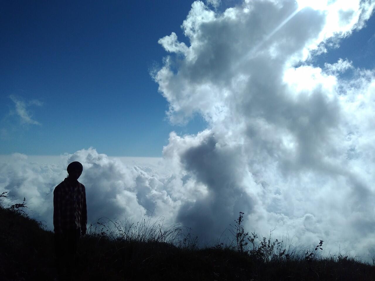 PENDAKIAN GUNUNG SUMBING VIA BOWONGSO ( KALA ITU BELUM TERJAMAH )