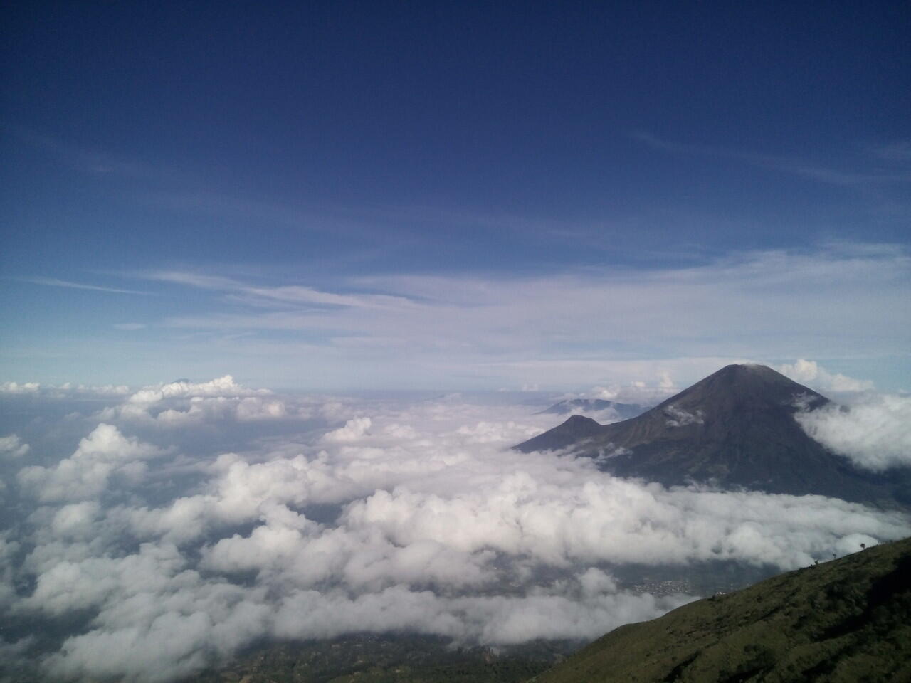 PENDAKIAN GUNUNG SUMBING VIA BOWONGSO ( KALA ITU BELUM TERJAMAH )