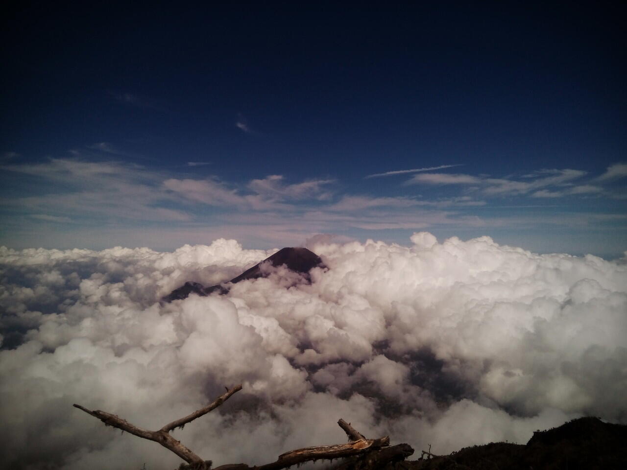 PENDAKIAN GUNUNG SUMBING VIA BOWONGSO ( KALA ITU BELUM TERJAMAH )