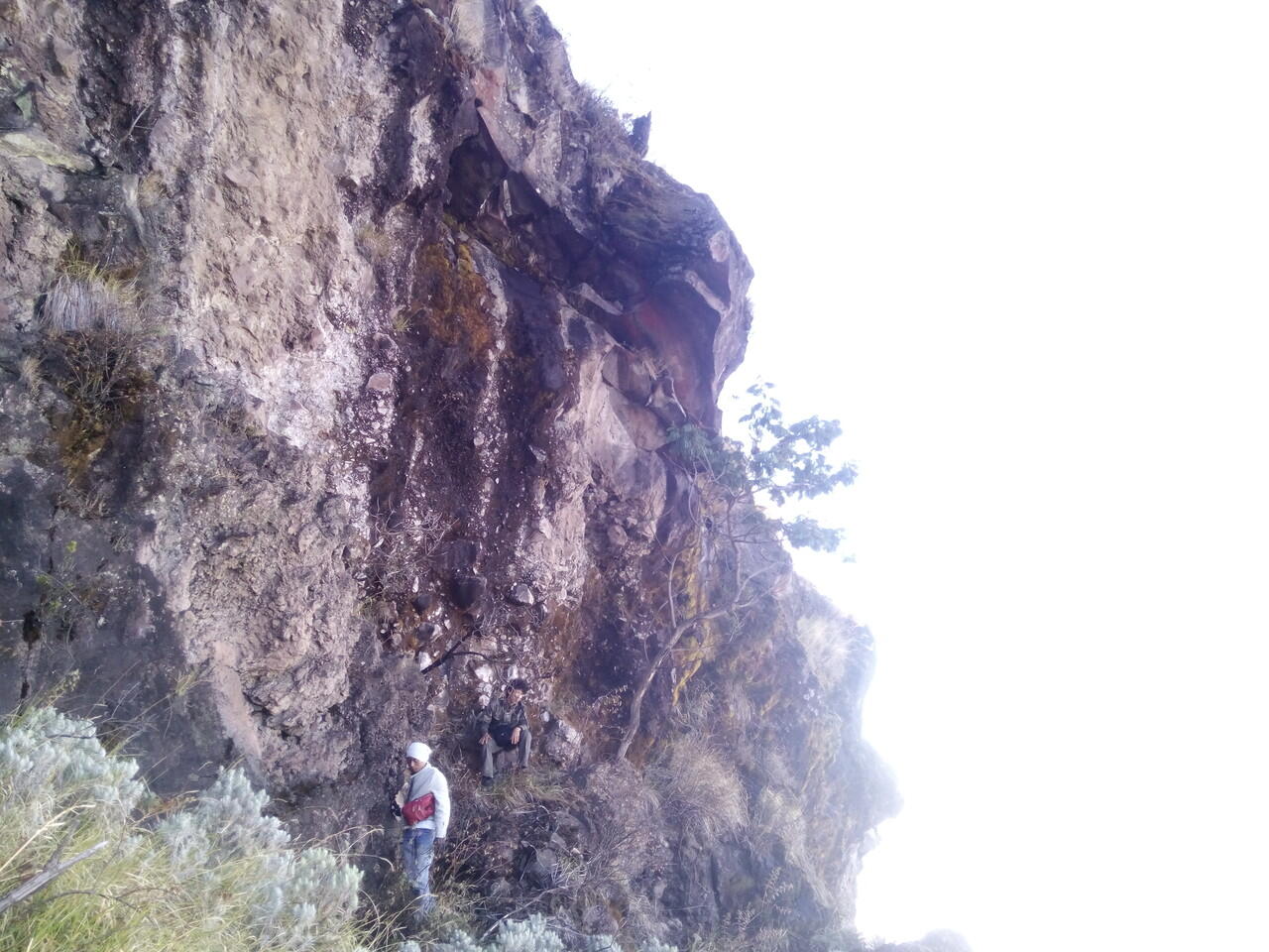 PENDAKIAN GUNUNG SUMBING VIA BOWONGSO ( KALA ITU BELUM TERJAMAH )