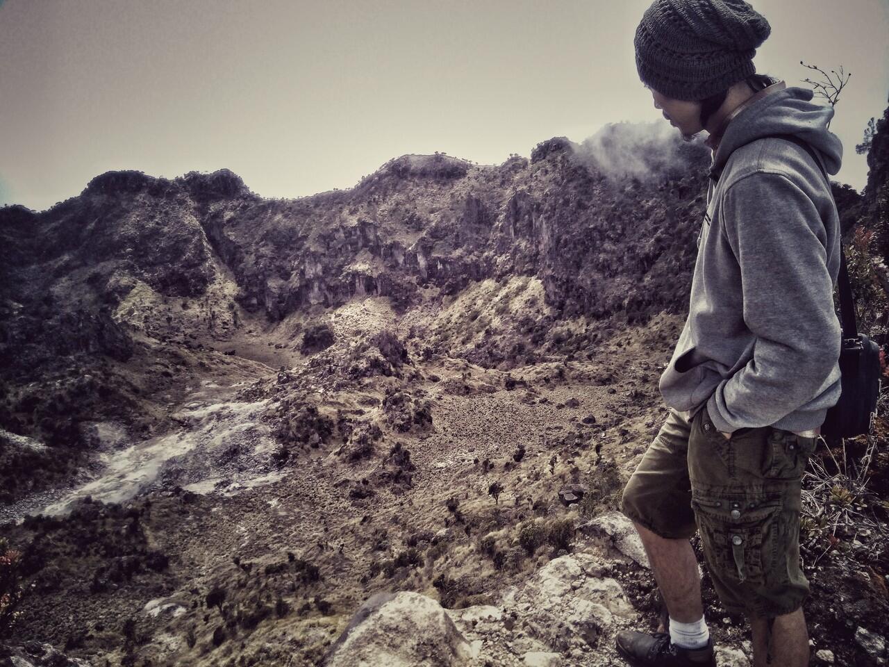 PENDAKIAN GUNUNG SUMBING VIA BOWONGSO ( KALA ITU BELUM TERJAMAH )