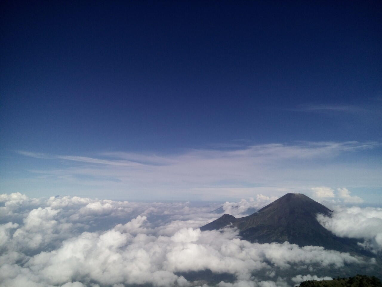PENDAKIAN GUNUNG SUMBING VIA BOWONGSO ( KALA ITU BELUM TERJAMAH )