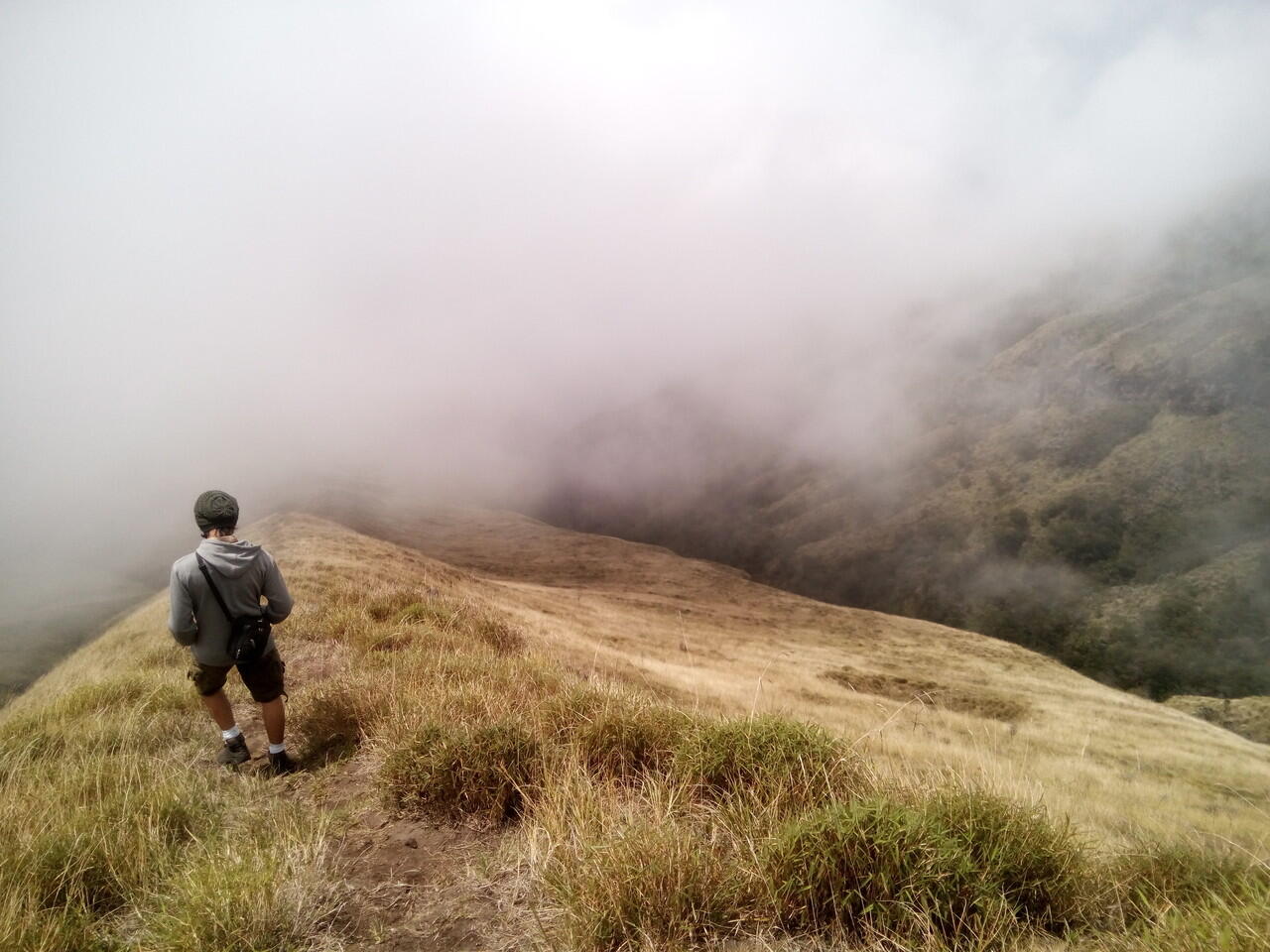 PENDAKIAN GUNUNG SUMBING VIA BOWONGSO ( KALA ITU BELUM TERJAMAH )