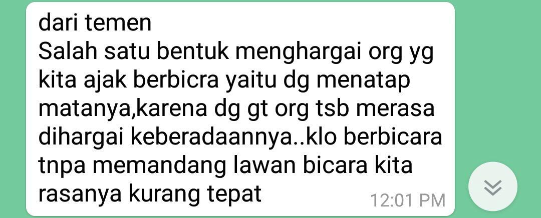 Alasan Cowok Gak Natap Mata Pasangan Saat Ngomong