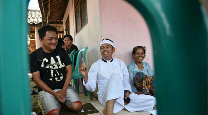 Kisah Nenek Miskin di Purwakarta yang Senang Berbagi