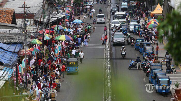 Sandiaga Bersepeda Tinjau Tanah Abang: Katanya Semrawut, Tadi Terlihat Bersih
