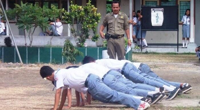 Tujuh Momen “Elu Sih” Tak Terlupakan Di Sekolah Dulu. Manakah yang Berkesan ?