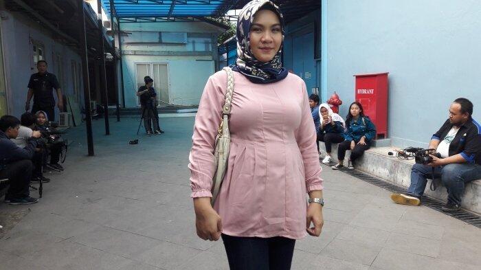 Georgia Sebut Gaya Komunikasinya dengan Aldi Taher Tak Layak Dilihat Anak