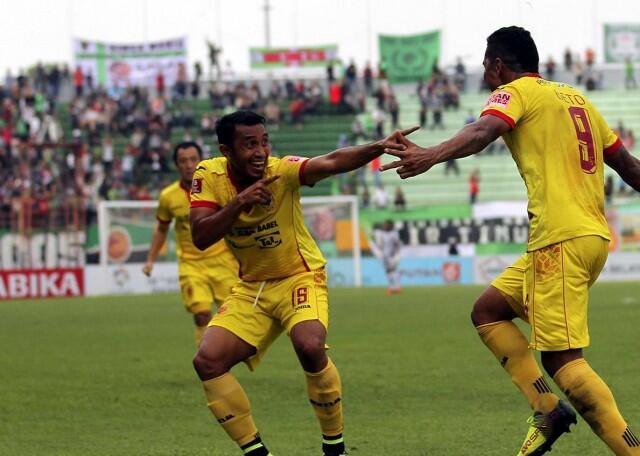 Akhirnya Firman Utina Resmi Gantung Sepatu Dari Dunia Kulit Bundar