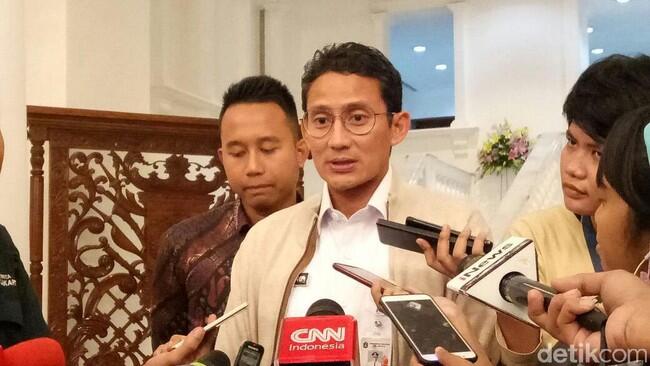 Sandi Pandang Nama Ketuk Pintu Layani dengan Hati Susah Diucapkan