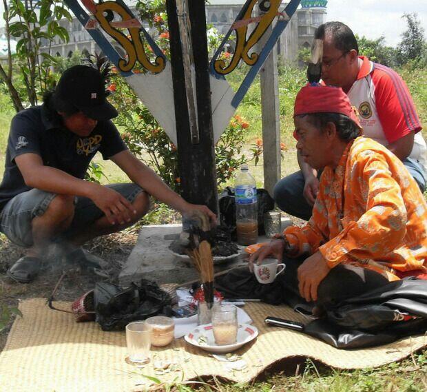 MANAJAH ANTANG??Fakta Ritual Tragedi Th 2001 (Dewasa)