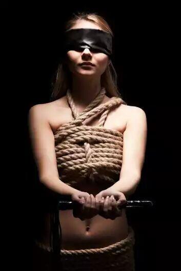 Meski Udah Nonton Fifty Shades of Grey, 5 Fakta Soal BDSM Ini Belum Banyak yang Tahu