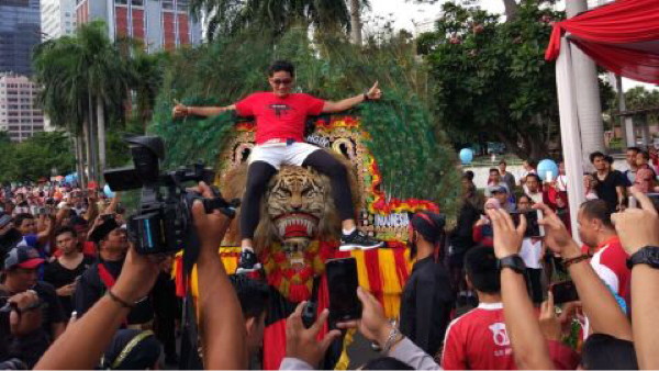 Melihat Gaya Sandi Naik Reog Ponorogo