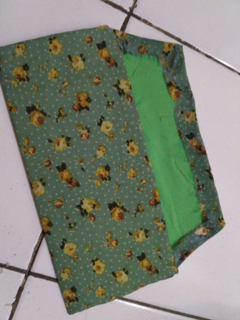 &#91;DIY EVENT&#93; Clutch dari Brosur dan Kerudung Bekas Tanpa Jahitan