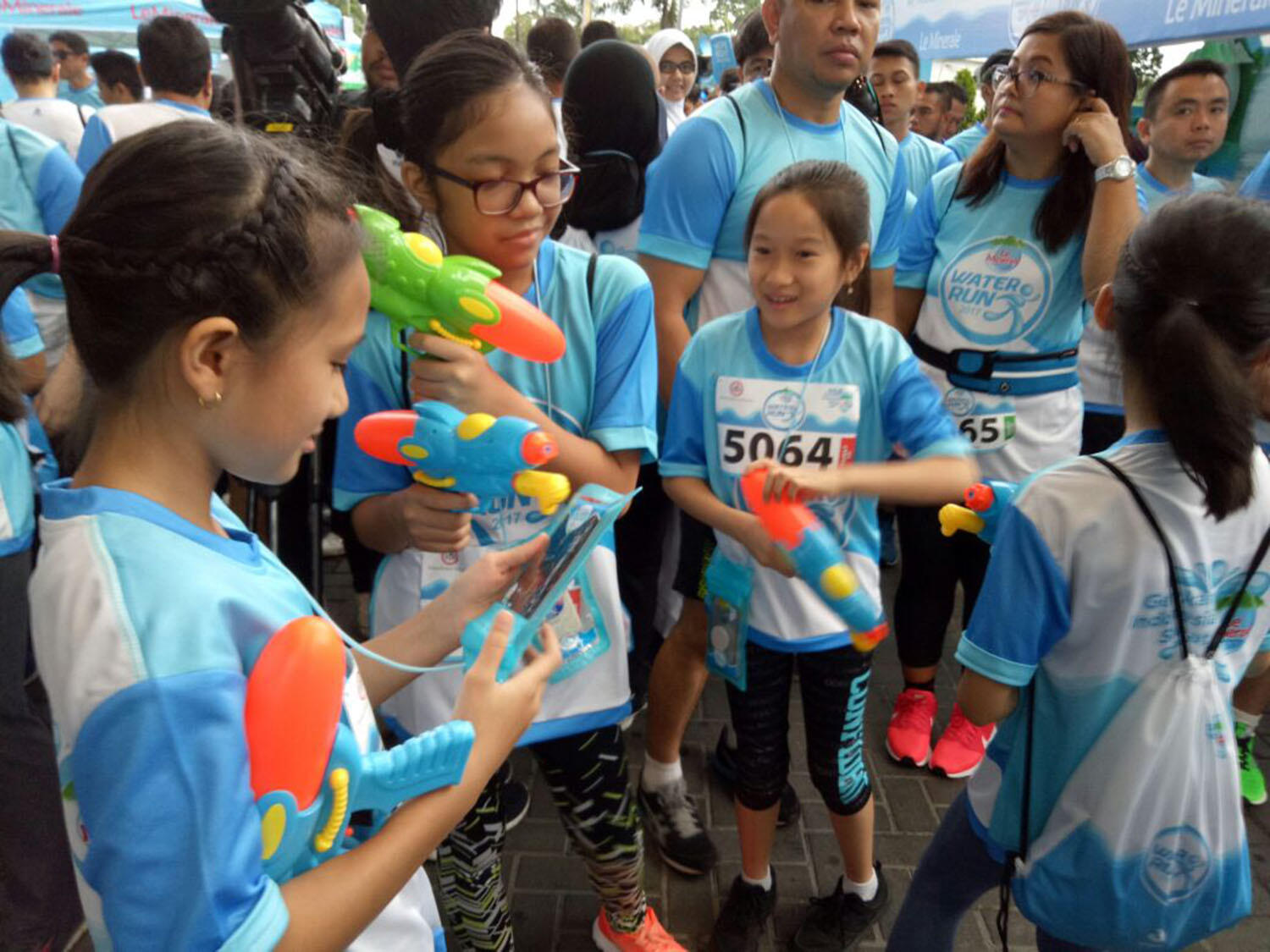 Serunya Lari Bareng Keluarga Di Water Run 2017 KASKUS