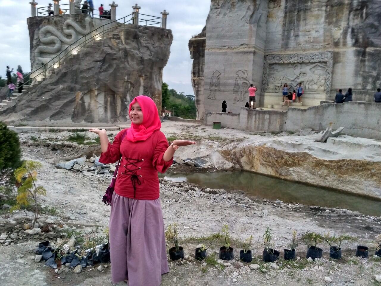 Tebing Breksi tebing naga di jogjakarta