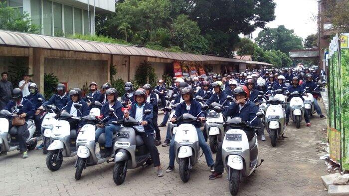 PLN Siapkan Motor Listrik Untuk Pegawainya Bekerja