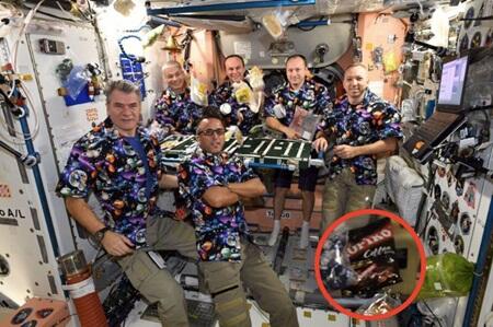 Astronot Bawa Kalkun Hingga Permen Kopi Asal Indonesia