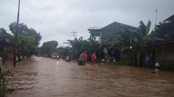 Ngeri! Video Detik-detik Jembatan Gantung Nambangan Bantul Runtuh Diterjang Banjir