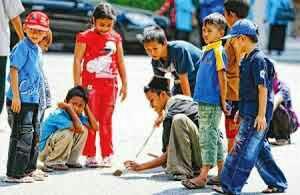 MELESTARIKAN PERMAINAN TRADISIONAL DI INDONESIA
