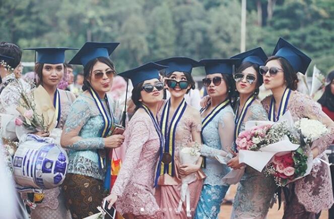 5 Daerah di Indonesia Ini Berhasil Cetak Wanita Cantik dan Berpendidikan Tinggi
