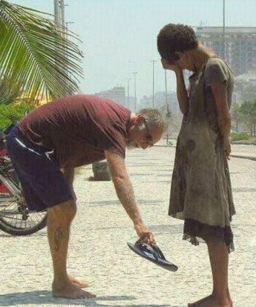 10 Potret 'Faith In Humanity' Buat Tangis Jutaan Orang