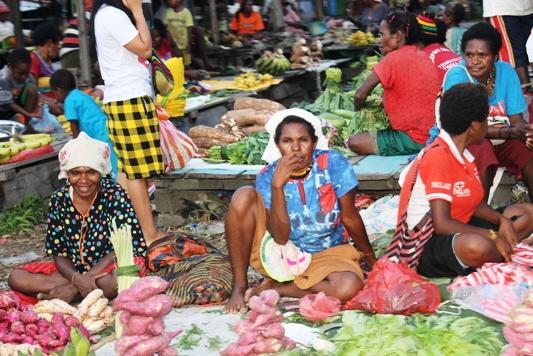 Kota Kecil Penuh Kemegahan di Leher Pulau Cendrawasih
