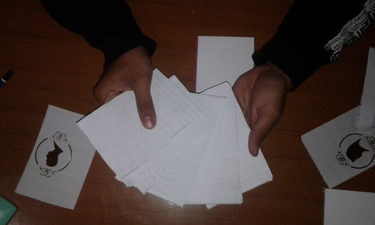 &#91;DIY EVENT&#93; Membuat Notes Mini Dari Kertas Bekas di Kantor & Undangan Nikah Mantan
