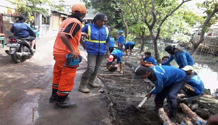 Kader Muda Golkar Minta Pemda Jakut Perbaiki Jalan Amblas di Koja