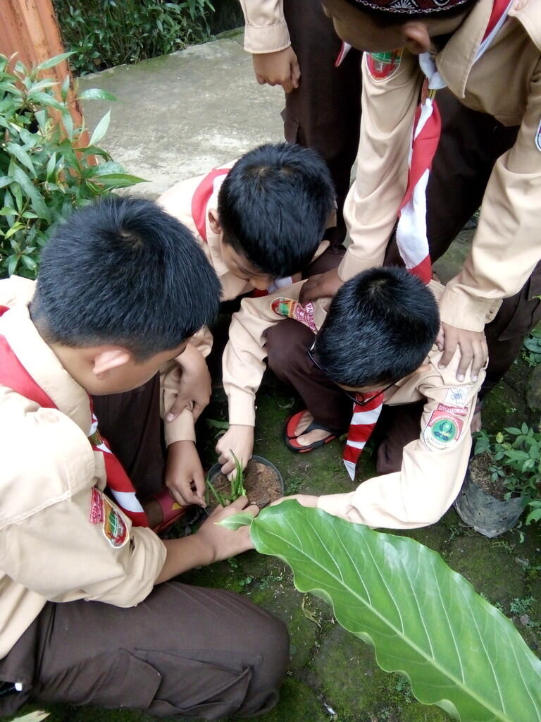 TIPS JADI COWOK IDAMAN
