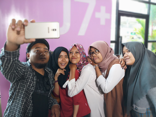 &#91;FIELD REPORT&#93; KTL Samsung J7+ Kasih Tau Cara Bikin Instagrammu Jadi Keren