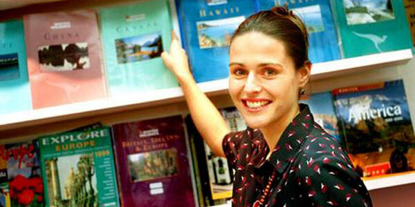 Cara-cara Seru dan Asik Mendapatkan Uang Ketika Sedang Traveling