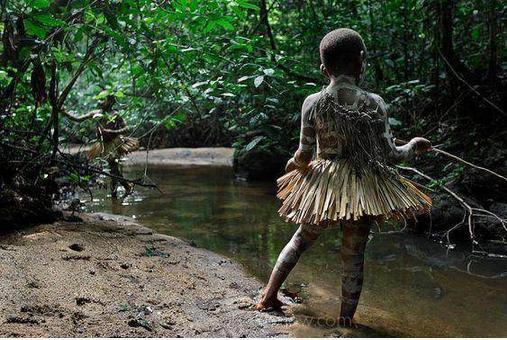 Suku Primitif Afrika kuno, Usia 8 Tahun Sudah Melahirkan Anak!