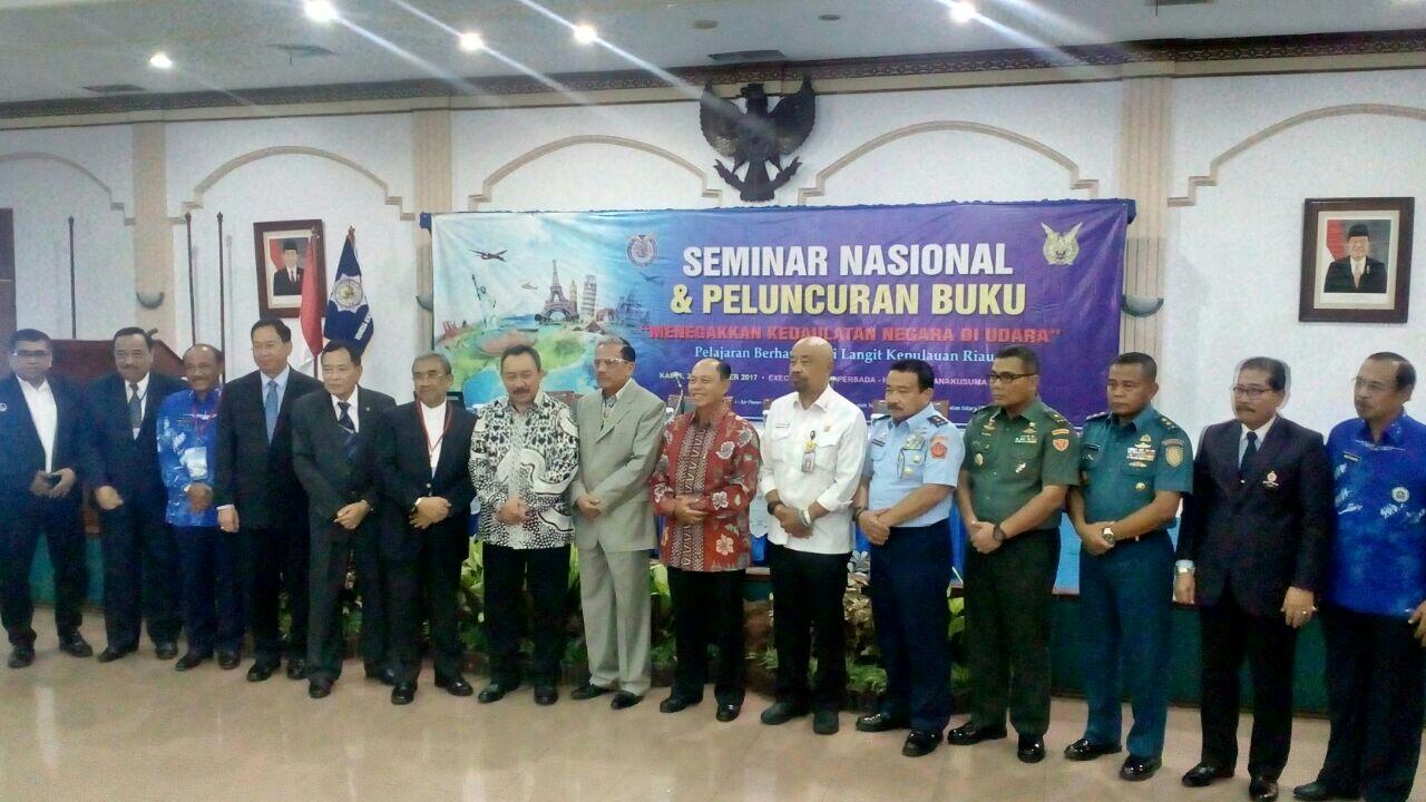 Pemerintah Harus Segera Kendalikan Penerbangan di Langit Kepri