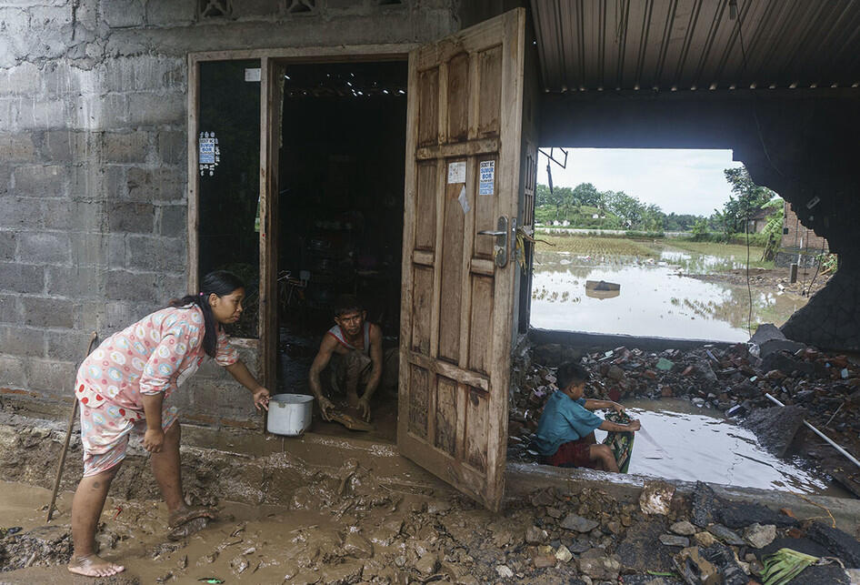 &#91;FOTO&#93; Banjir dan Tanah Longsor Dampak Siklon Tropis Cempaka