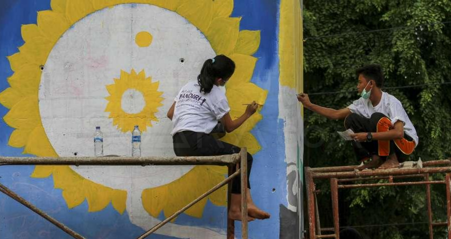 Melukis Mural Tiang JLNT Kasablanka