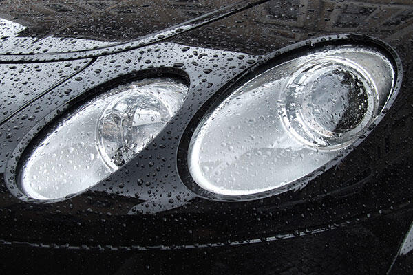 Normalkah Jika Lampu Mobil Berembun?