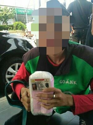 Karena belum ada tanggapan dari abang gojek dan tokped