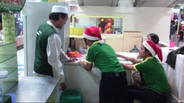 MUI Imbau Pengusaha Tak Minta Karyawannya Pakai Atribut Natal