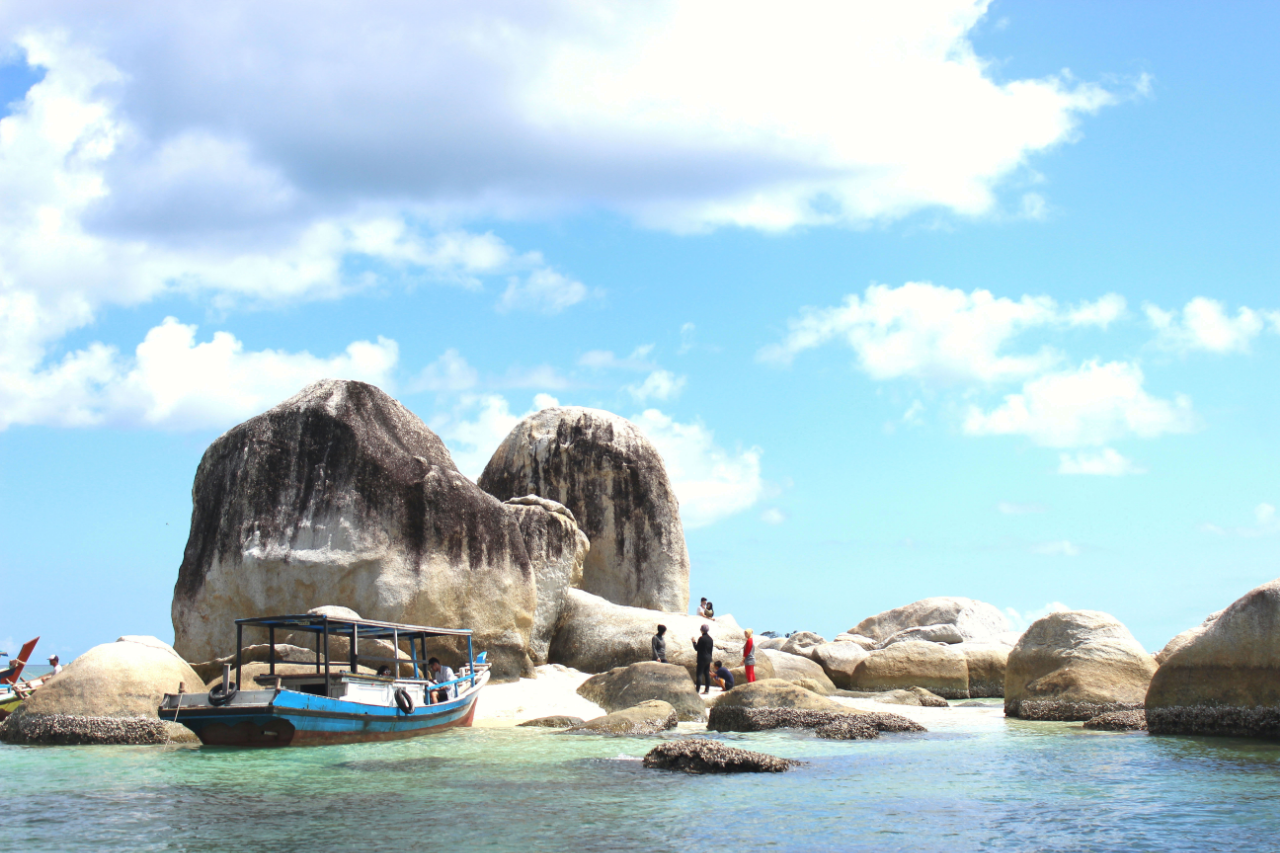 Pulau Belitung? Pantai Biasa Doang Kan? Eitss... Baca Dulu Dong