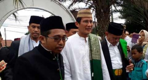 Sandiaga: Natal Bisa Untungkan PKL dan Buka Lapangan Kerja Warga