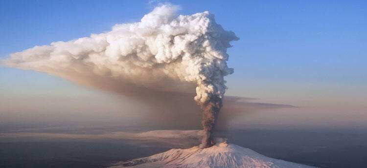 sunami lahar hd photo