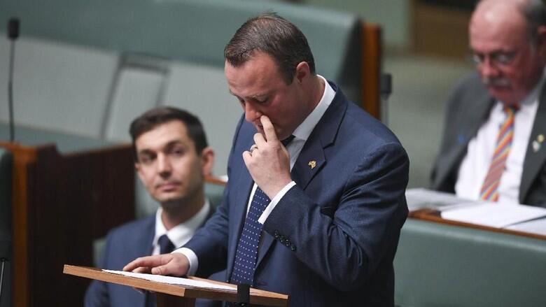 Politikus Australia Ini Melamar Kekasih Gay-nya di Sidang Parlemen